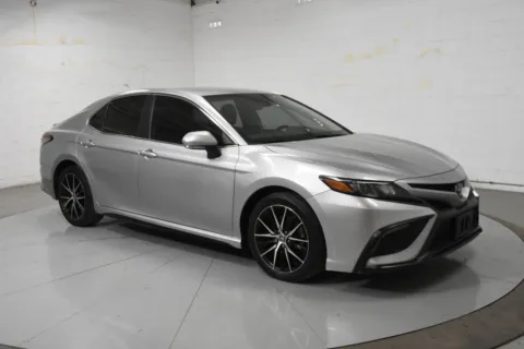 Silver 2022 Toyota Camry SE for sale in McAllen, TX