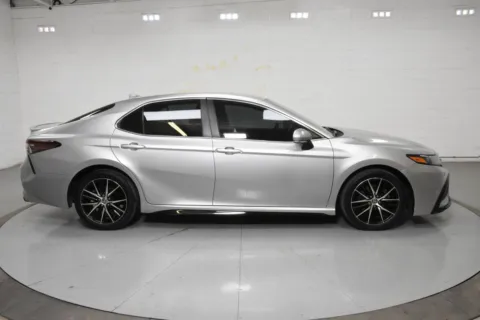 More photos of 2022 Toyota Camry SE at Trevinos Auto Mart, TX