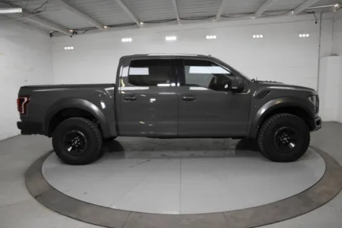More photos of 2018 Ford F-150 Raptor at Trevinos Auto Mart, TX