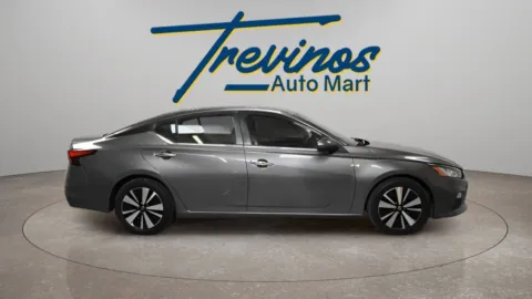 More photos of 2022 Nissan Altima 2.5 SV at Trevinos Auto Mart, TX