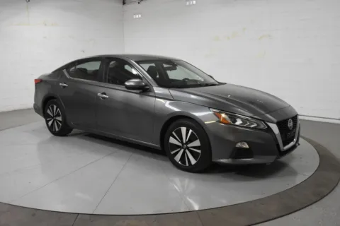 Gray 2022 Nissan Altima 2.5 SV for sale in McAllen, TX