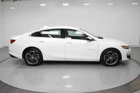More photos of 2024 Chevrolet Malibu LT at Trevinos Auto Mart, TX