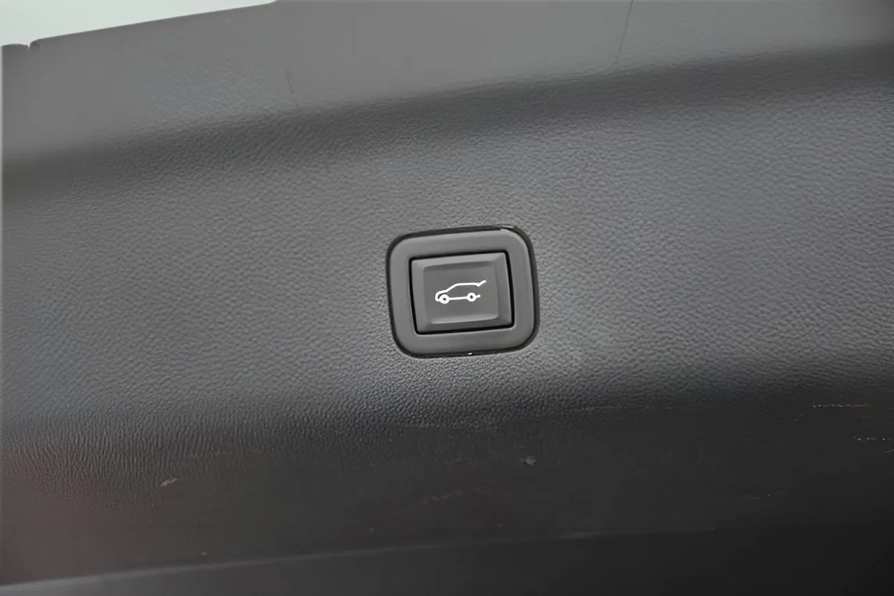 GMC Yukon XL photo 48