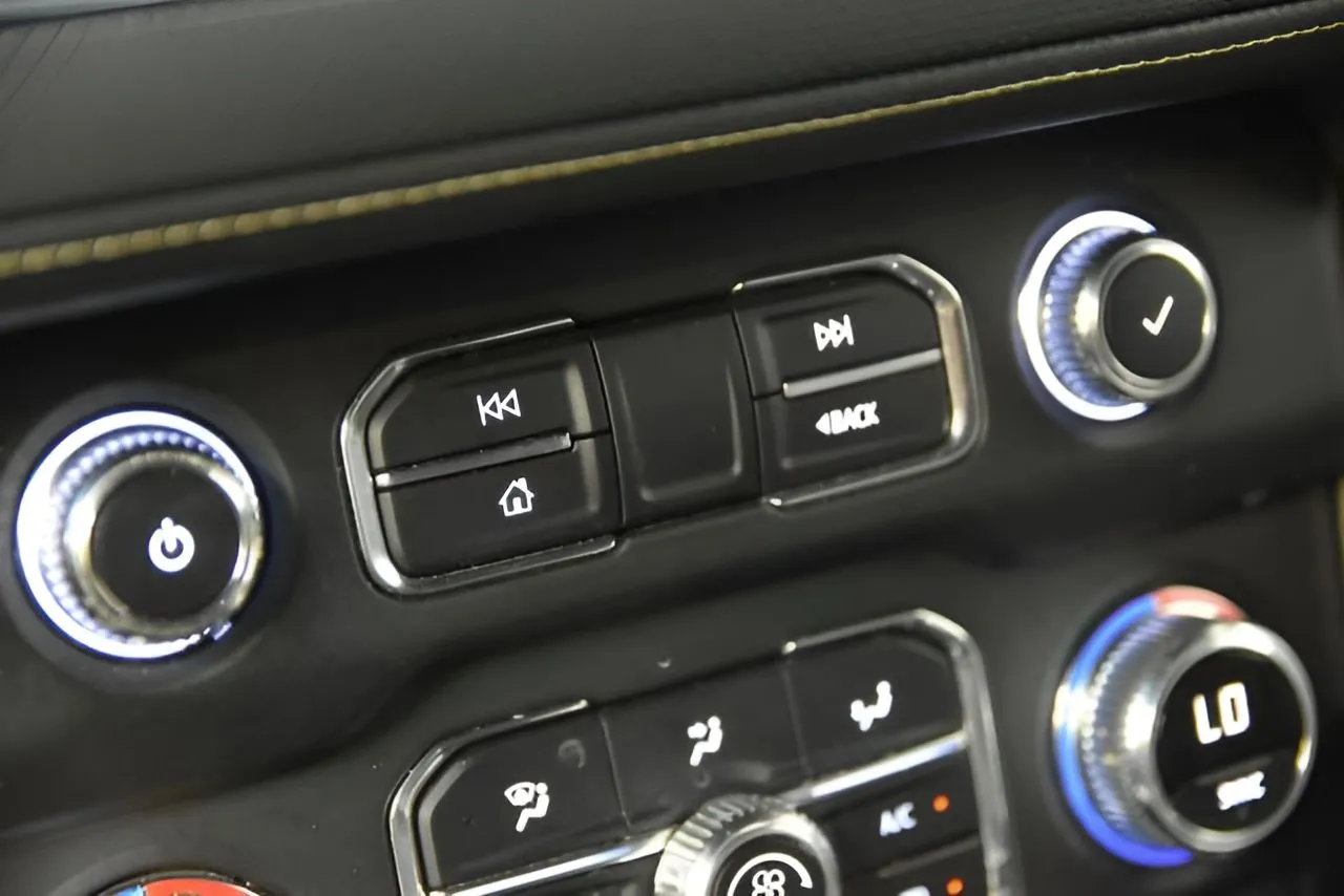 GMC Yukon XL photo 28