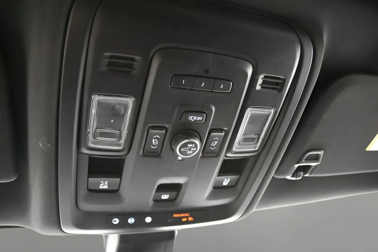 GMC Yukon XL photo 33