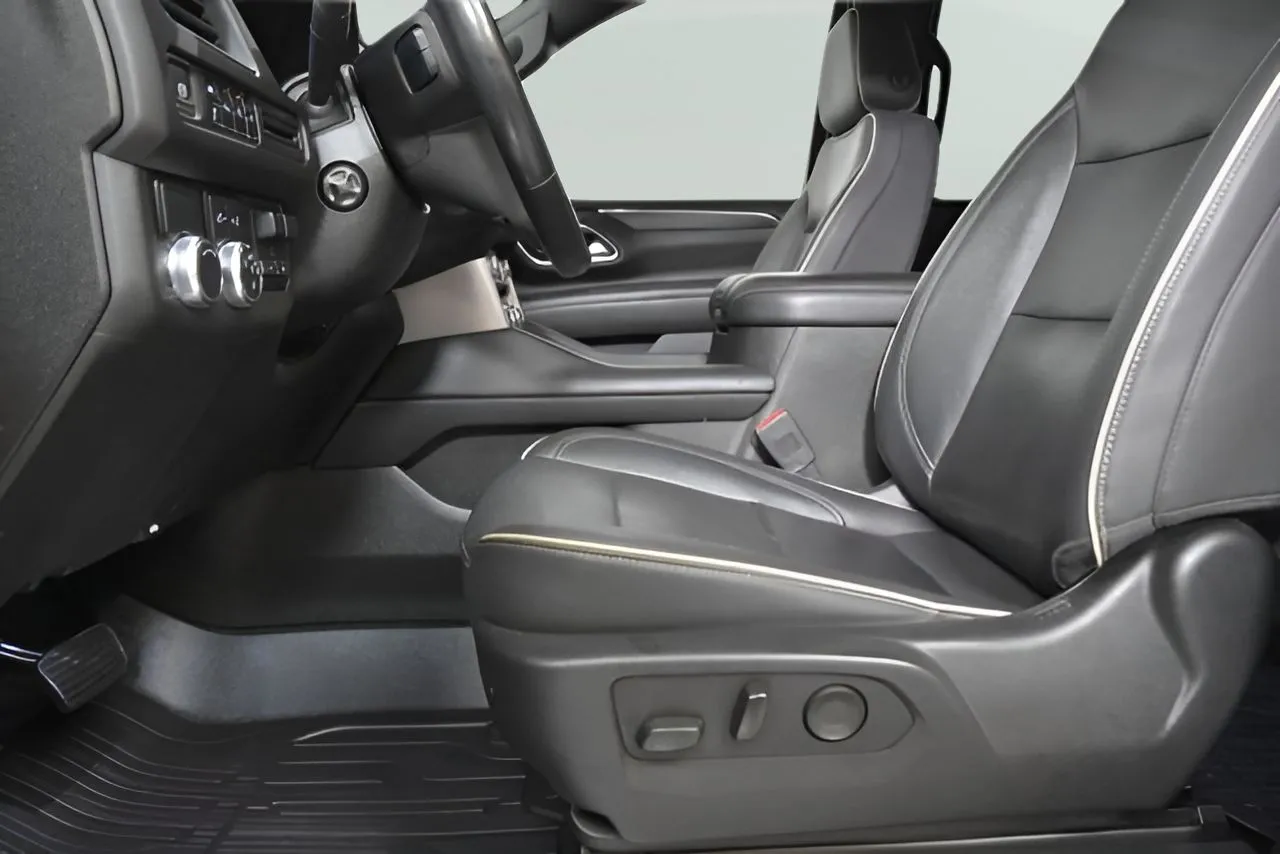 GMC Yukon XL photo 16