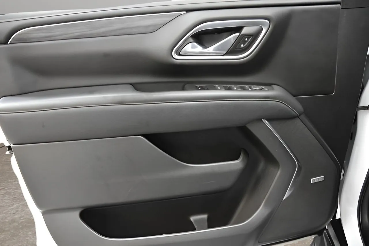 GMC Yukon XL photo 12