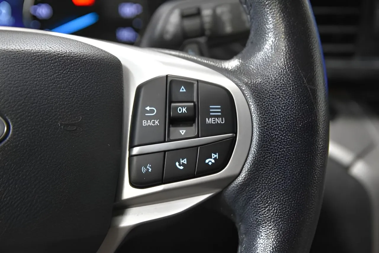 Ford Explorer photo 21