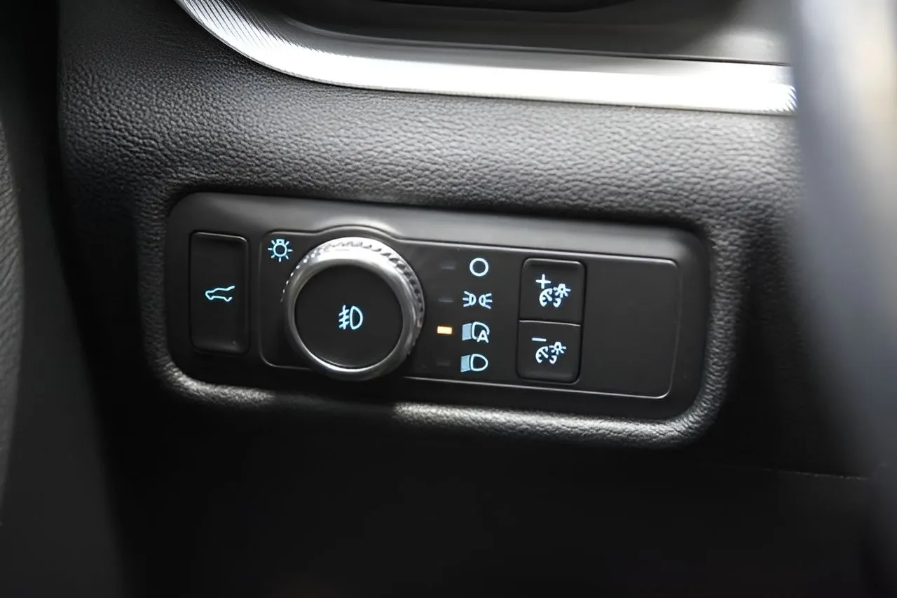 Ford Explorer photo 23