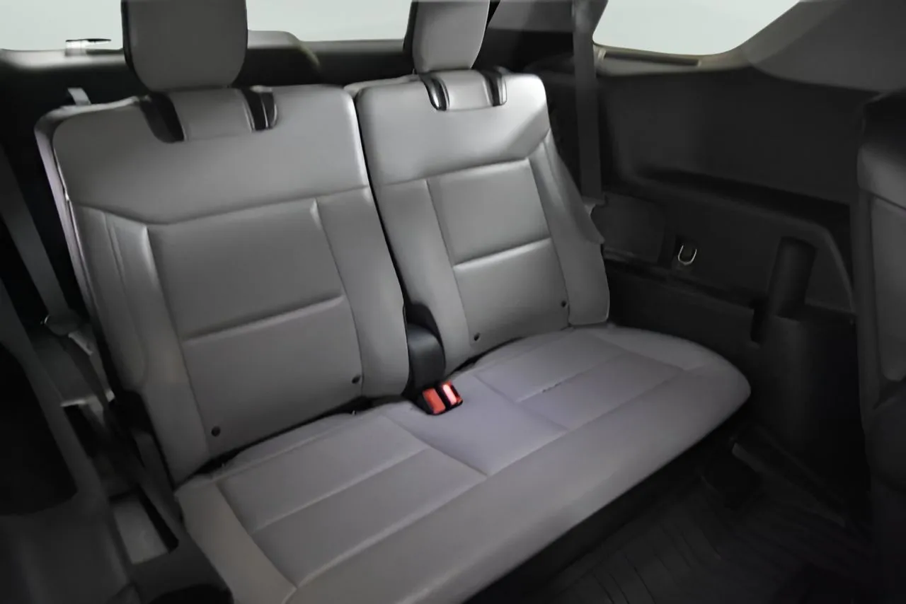Ford Explorer photo 38