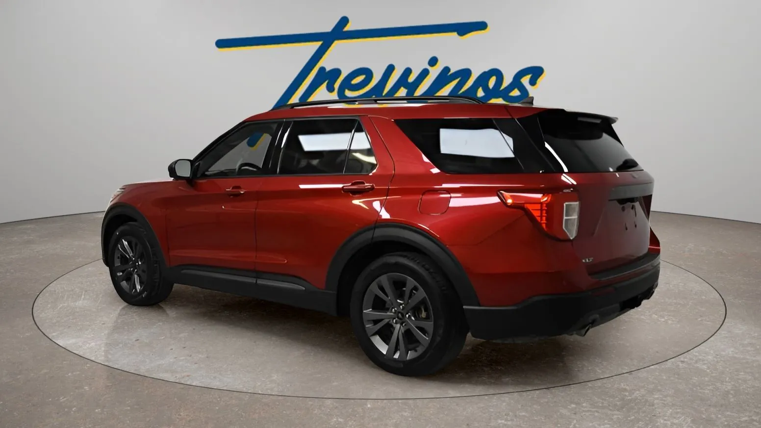 Ford Explorer photo 9