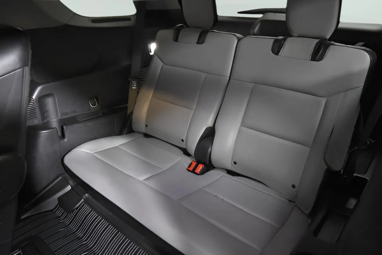 Ford Explorer photo 35