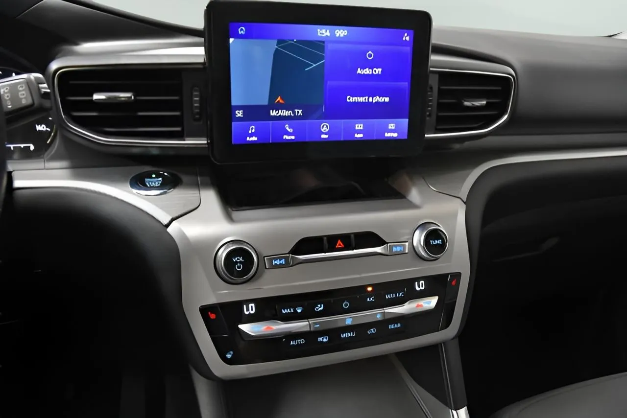 Ford Explorer photo 25
