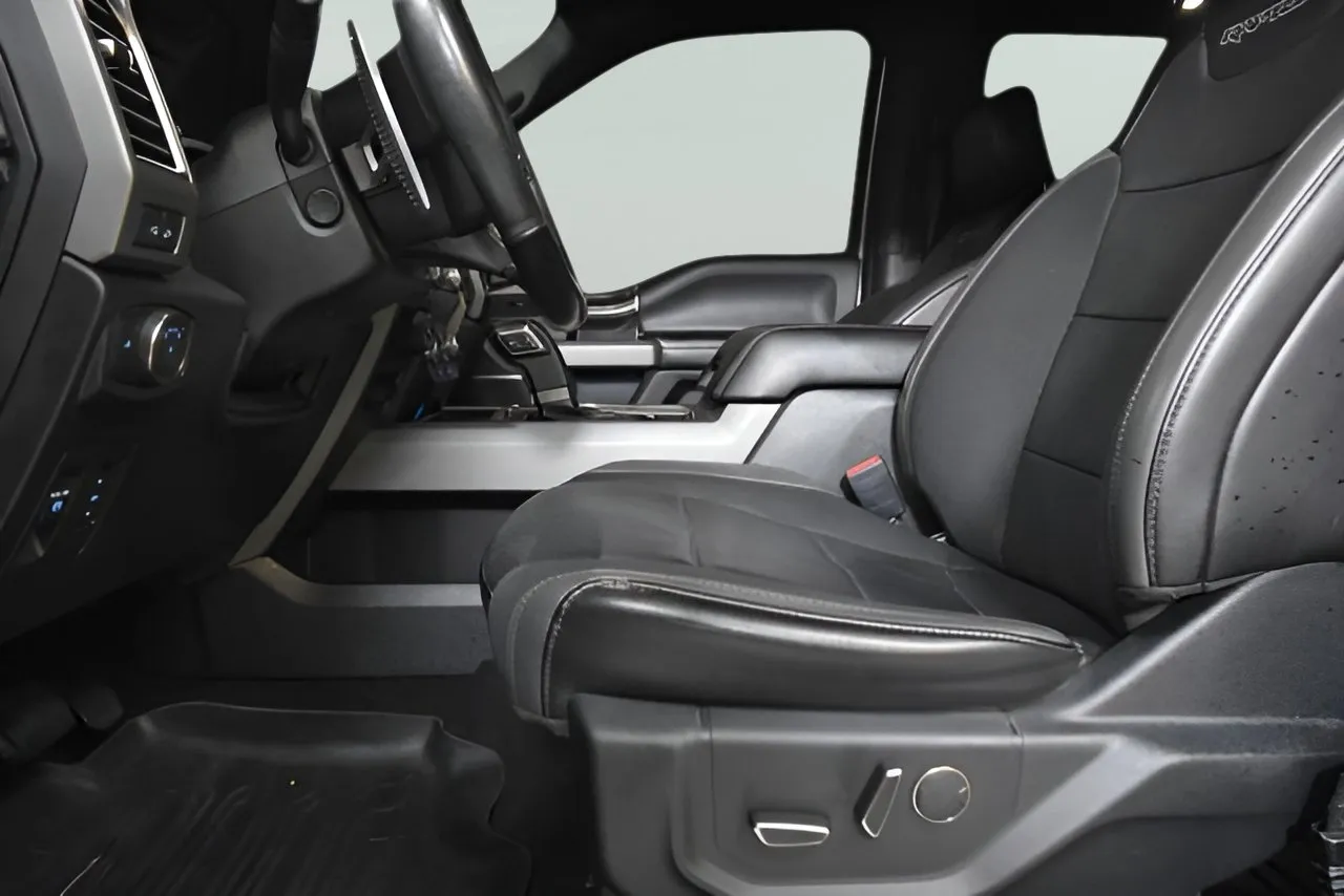 Ford F-150 photo 18