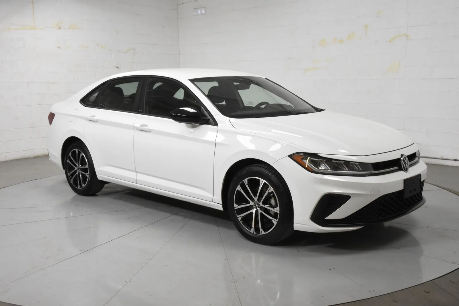White 2025 Volkswagen Jetta 1.5T Sport for sale in McAllen, TX