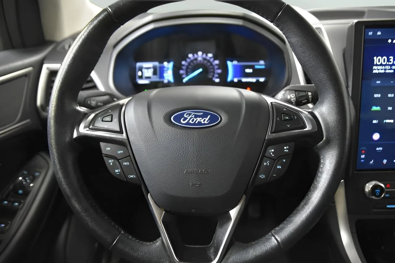 Ford Edge photo 18