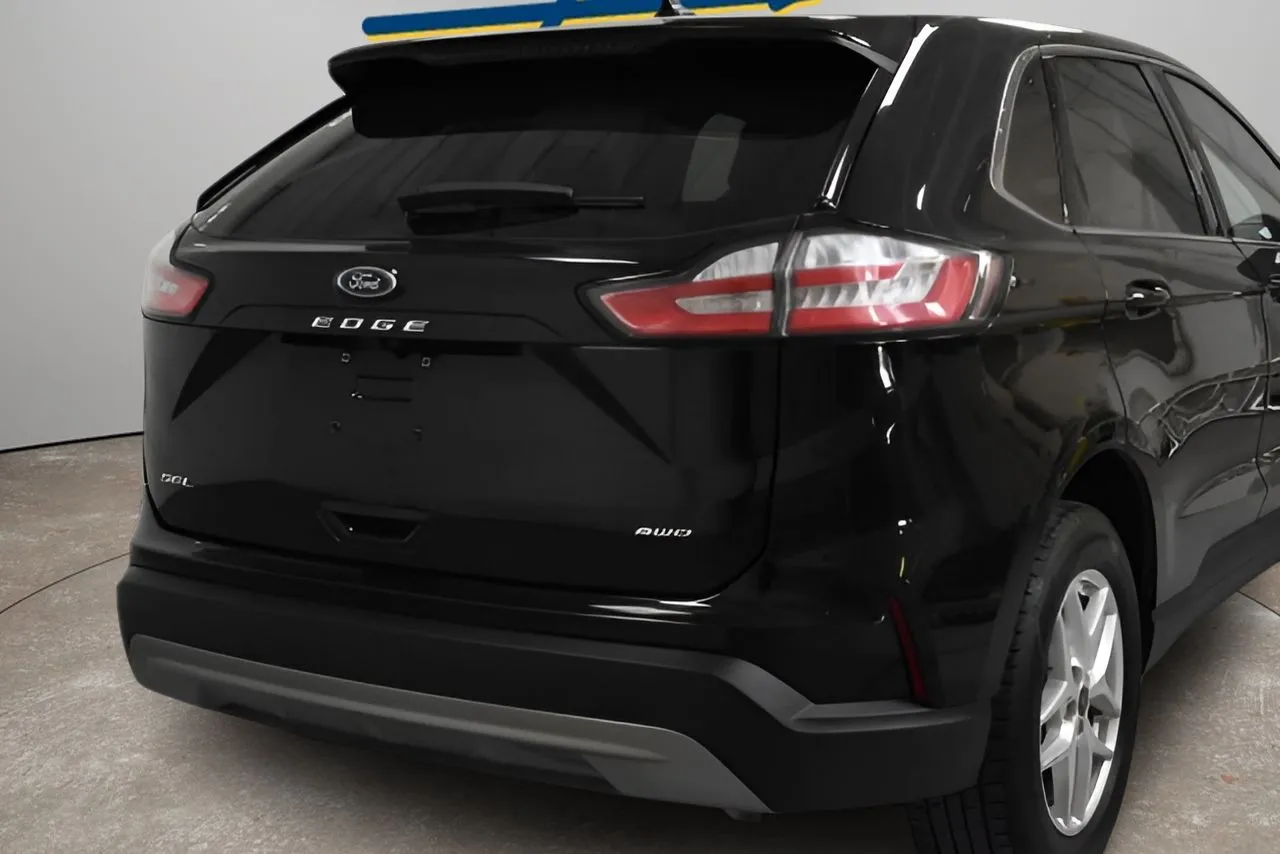 Ford Edge photo 3