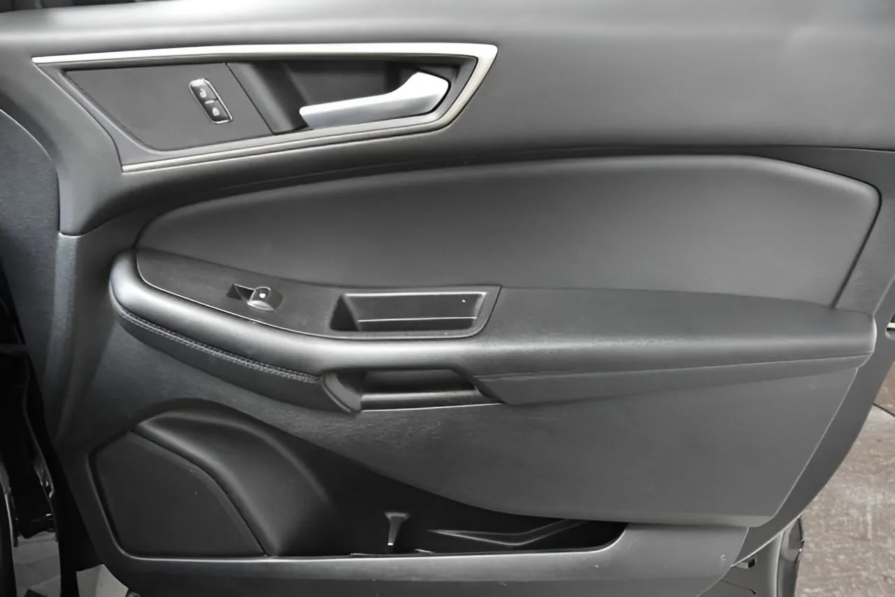 Ford Edge photo 14