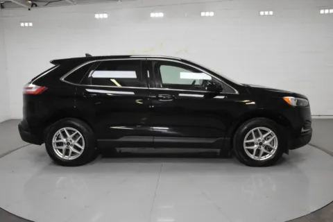 More photos of 2024 Ford Edge SEL at Trevinos Auto Mart, TX