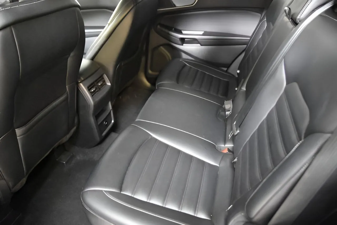 Ford Edge photo 32