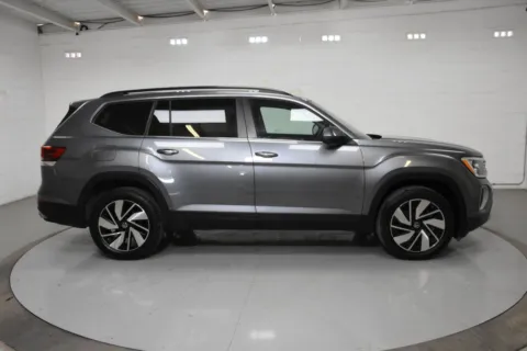 More photos of 2024 Volkswagen Atlas 2.0T SE w/Technology at Trevinos Auto Mart, TX