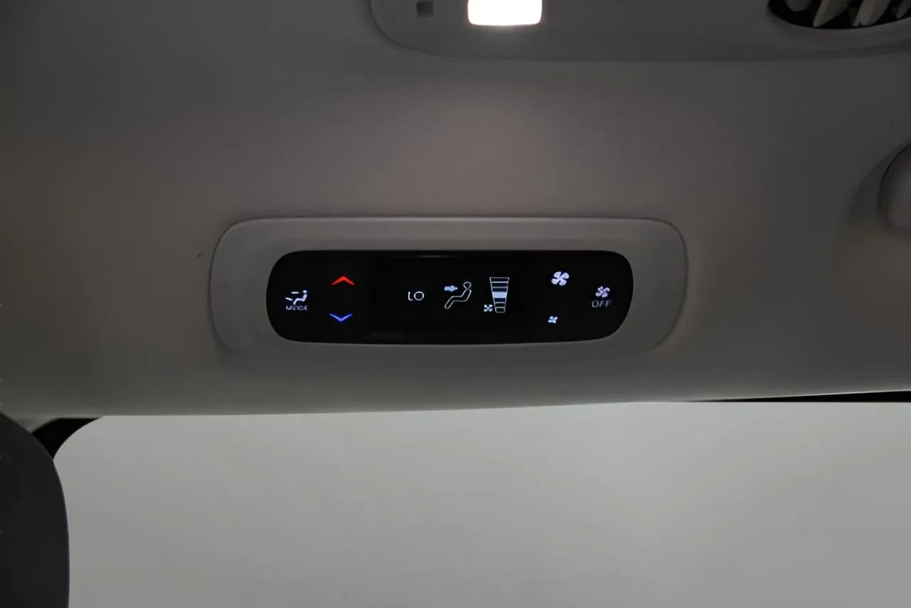 Chrysler Voyager photo 30