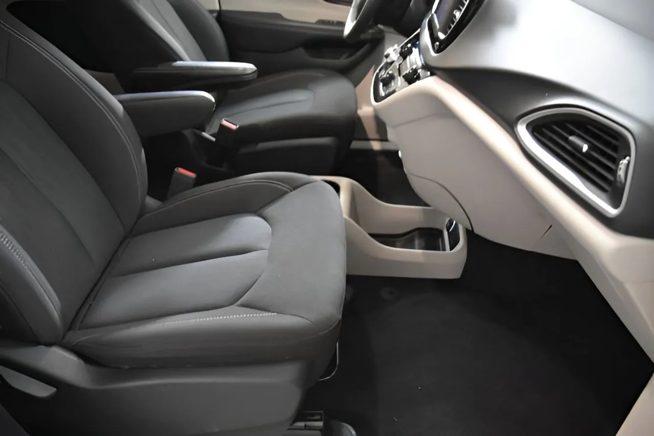 Chrysler Voyager photo 32