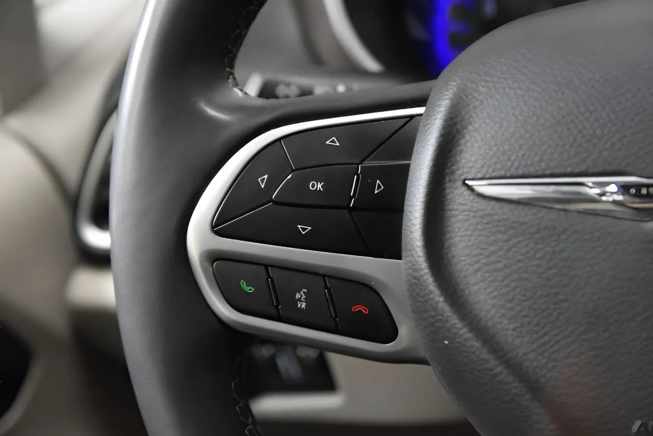 Chrysler Voyager photo 16