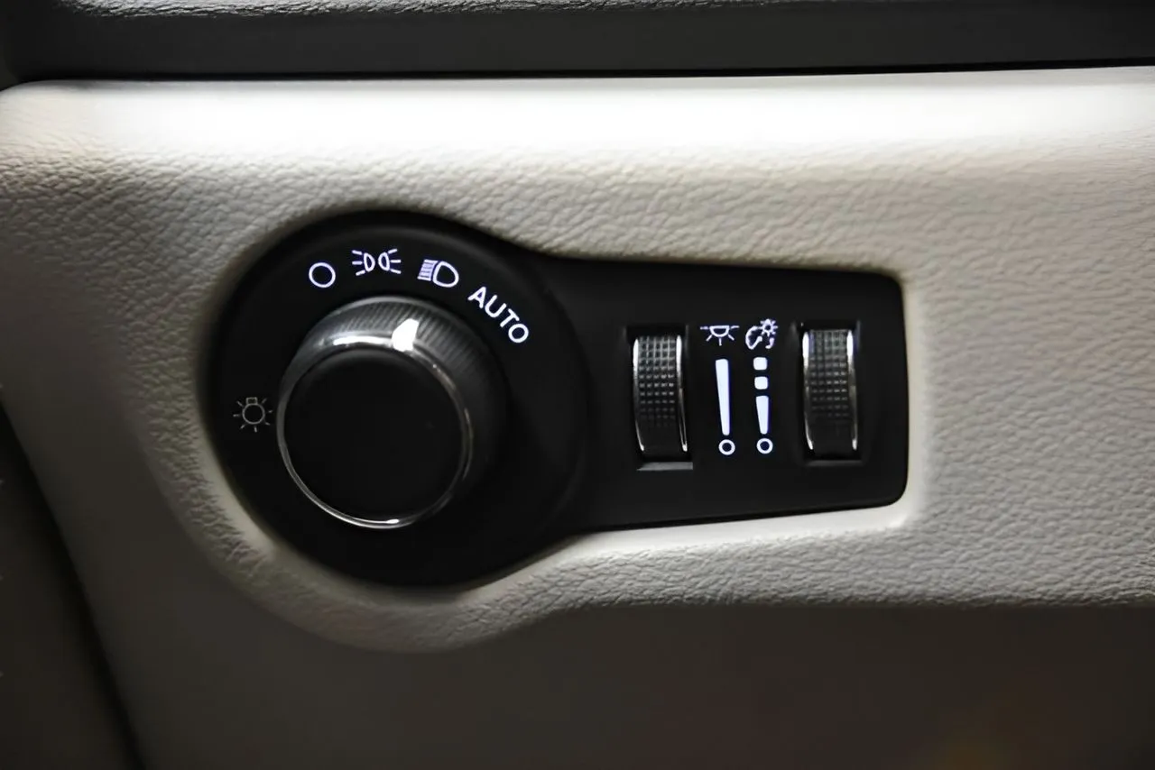 Chrysler Voyager photo 19