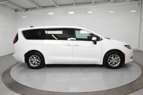 More photos of 2023 Chrysler Voyager LX at Trevinos Auto Mart, TX