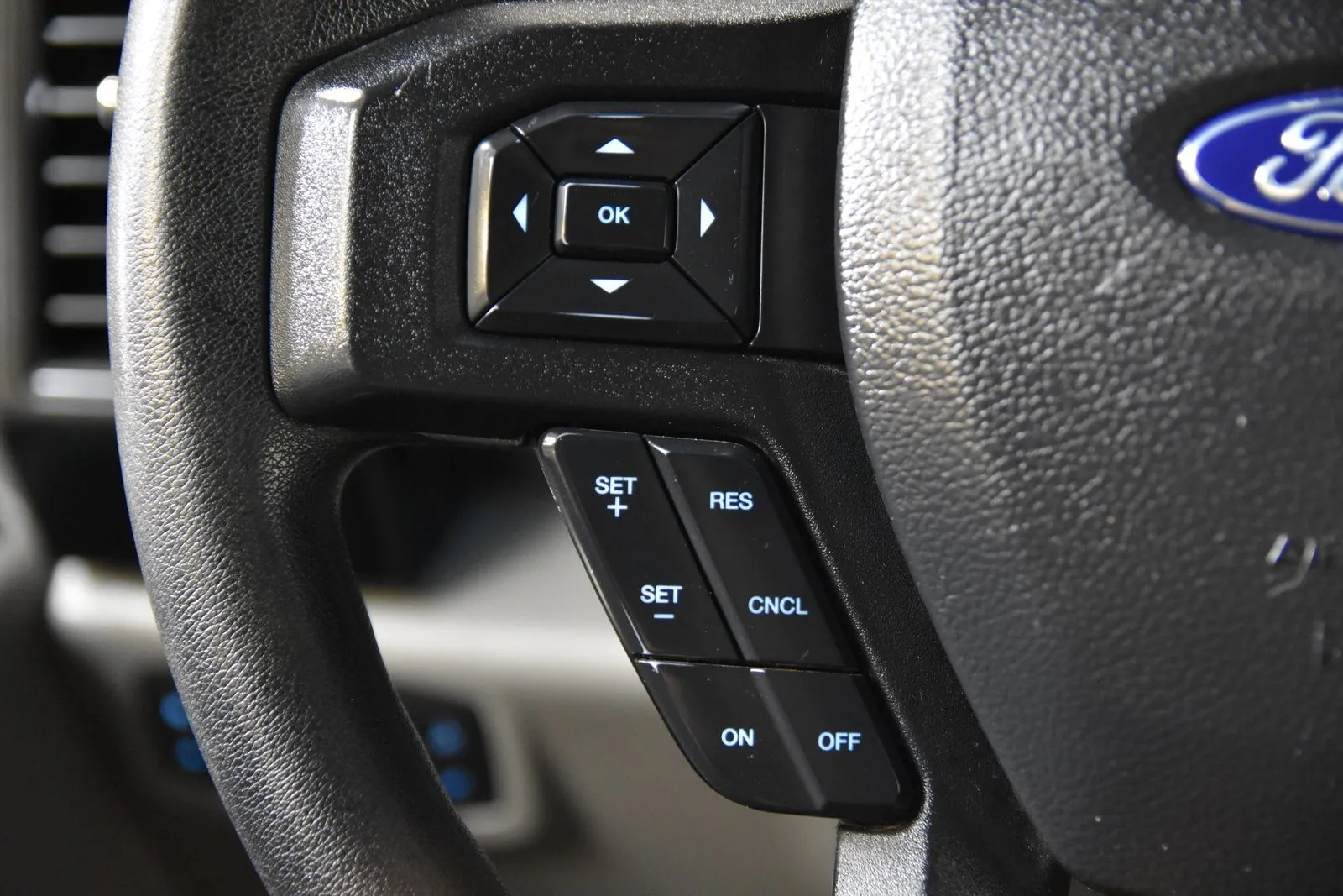 Ford F-150 photo 18