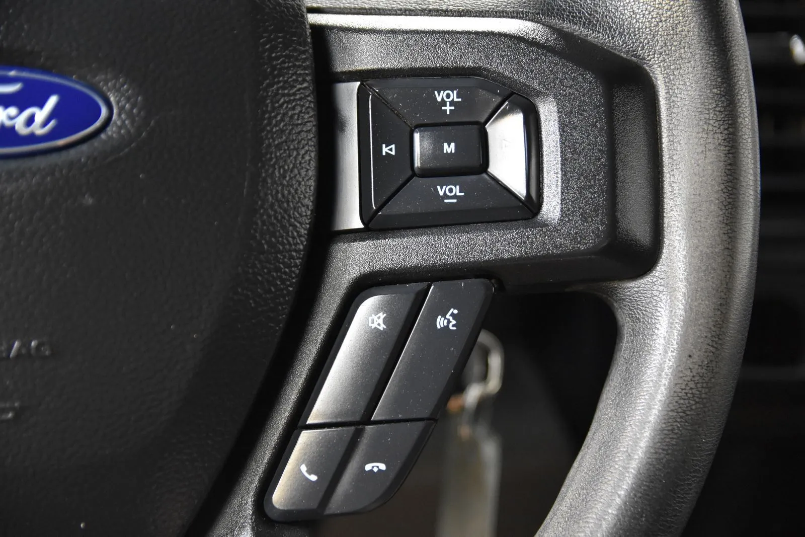 Ford F-150 photo 19