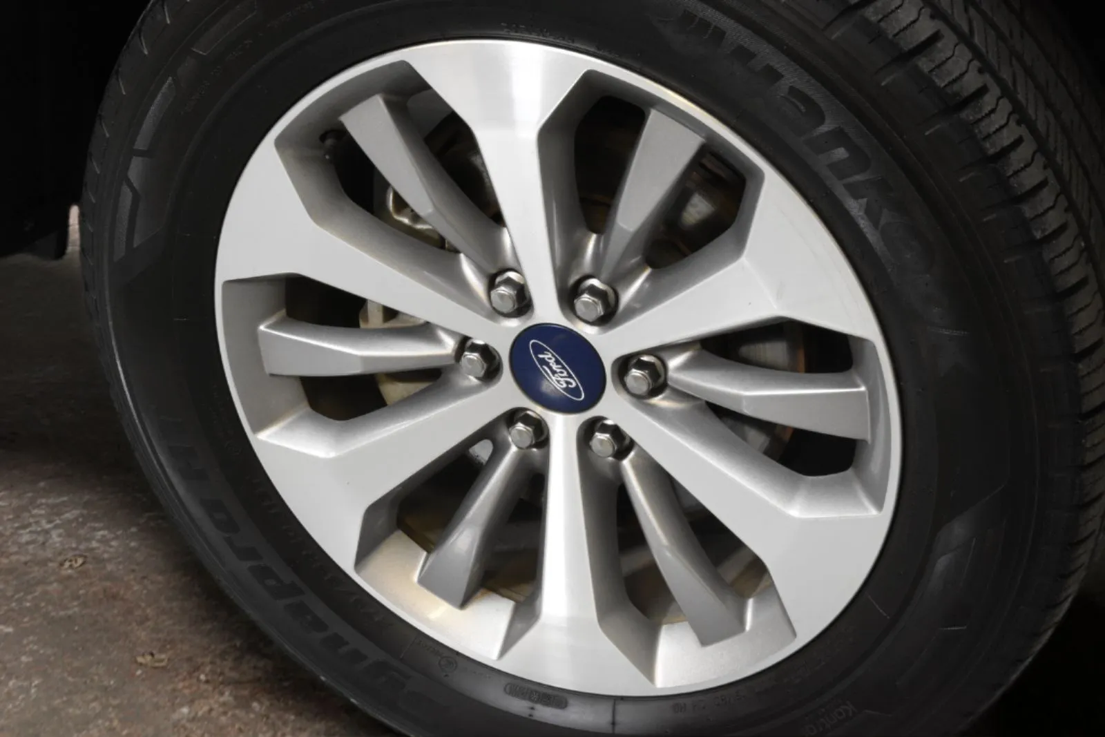 Ford F-150 photo 6