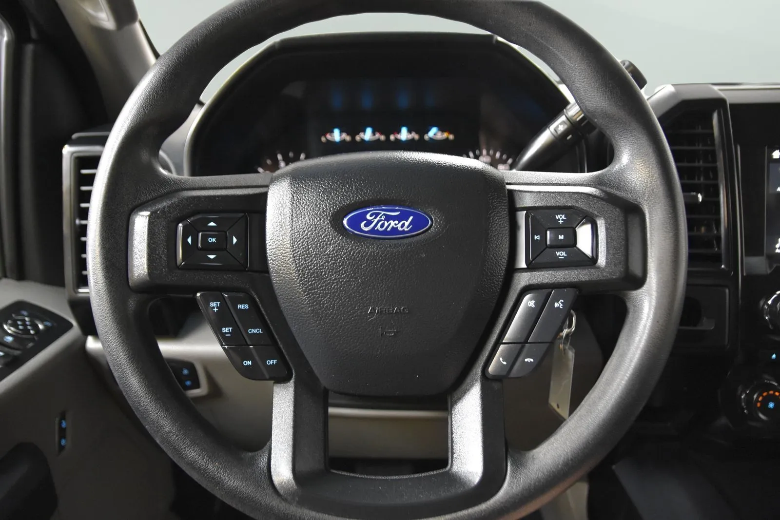 Ford F-150 photo 17