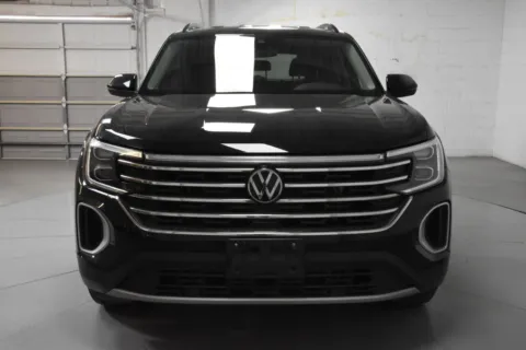 More photos of 2025 Volkswagen Atlas 2.0T SE w/Technology at Trevinos Auto Mart, TX