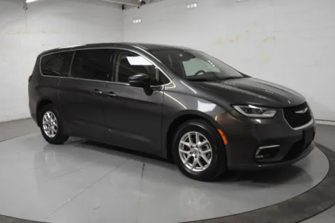 Unknown 2023 Chrysler Pacifica Touring L for sale in McAllen, TX