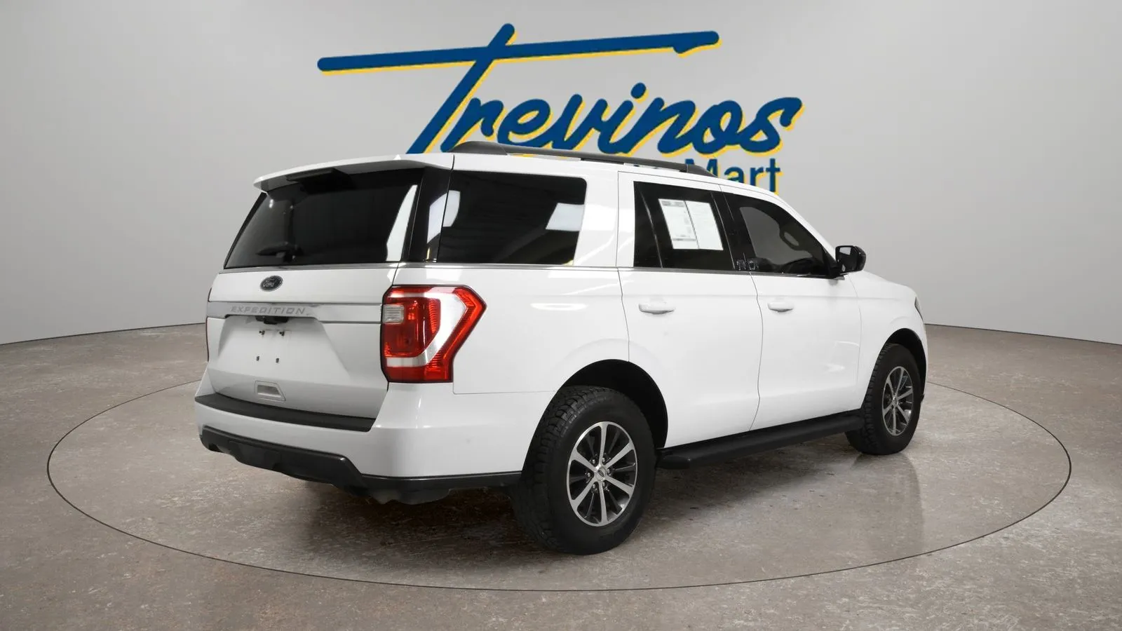 Ford Expedition photo 2
