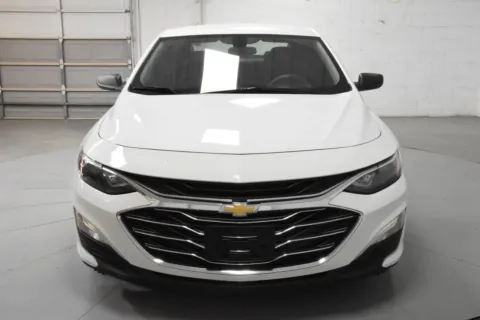 More photos of 2021 Chevrolet Malibu LS at Trevinos Auto Mart, TX