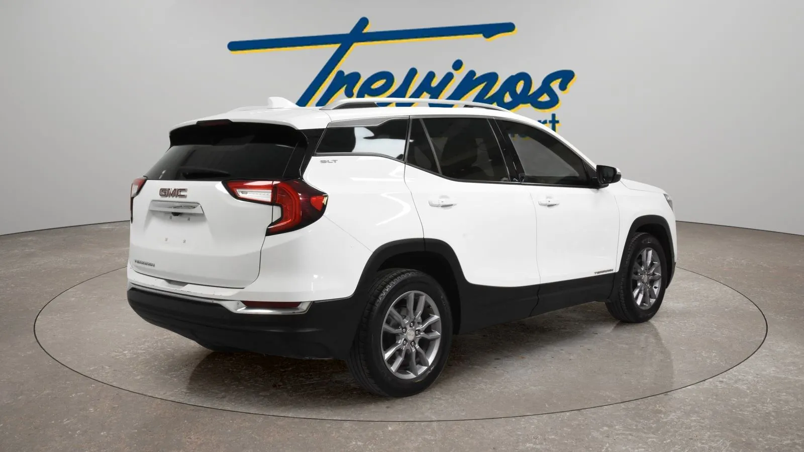 GMC Terrain photo 2