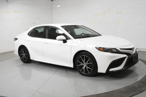 White 2023 Toyota Camry SE for sale in McAllen, TX