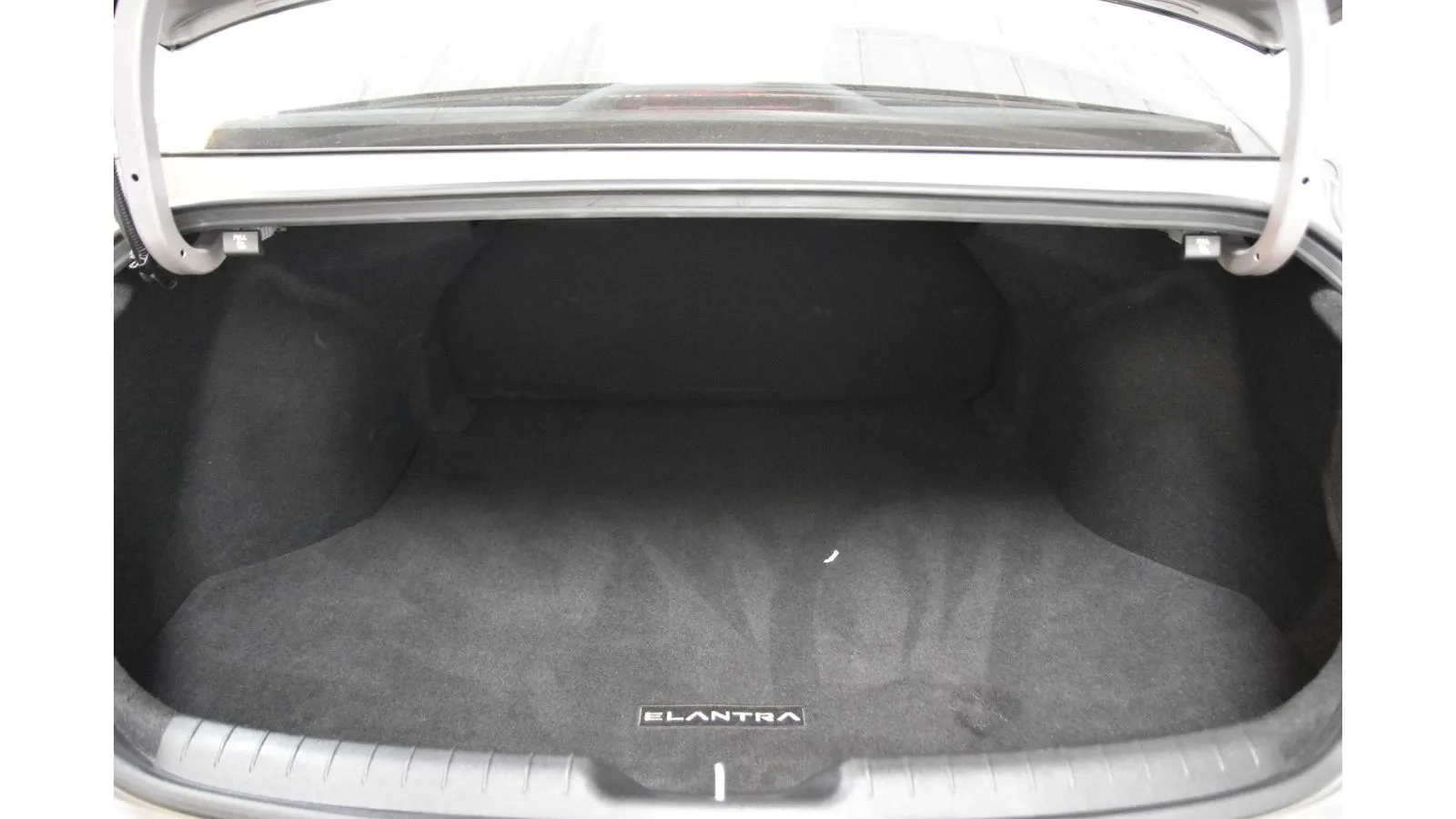 Hyundai Elantra photo 30