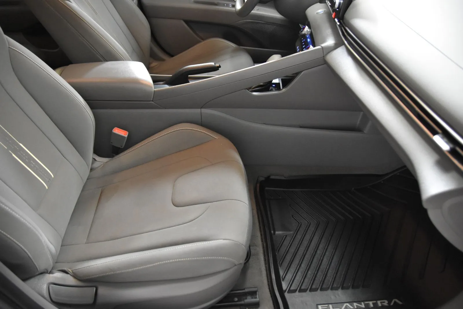 Hyundai Elantra photo 28