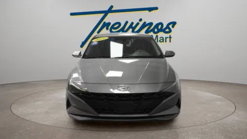 More photos of 2022 Hyundai Elantra SEL at Trevinos Auto Mart, TX