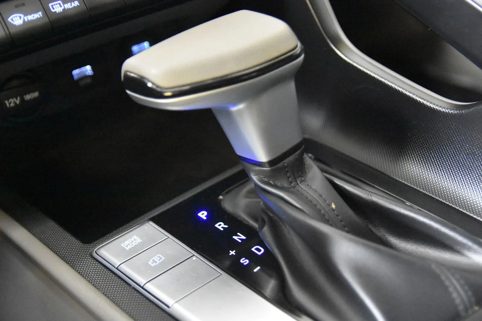 Hyundai Elantra photo 25