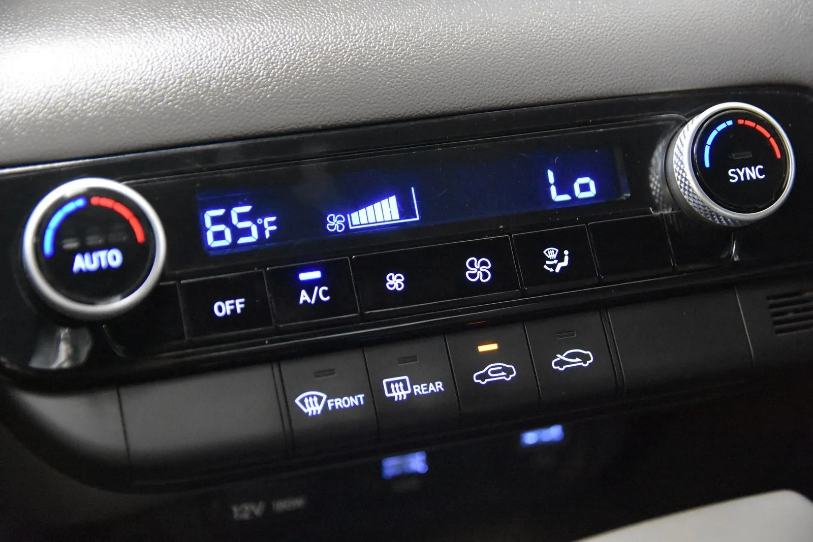 Hyundai Elantra photo 22