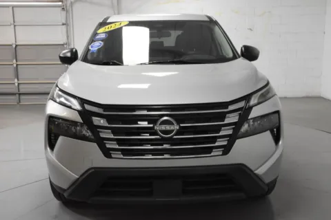 More photos of 2024 Nissan Rogue S at Trevinos Auto Mart, TX