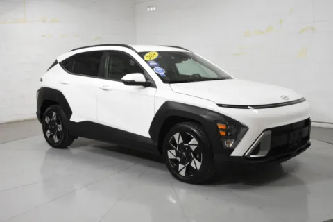 White 2024 Hyundai Kona SEL for sale in McAllen, TX