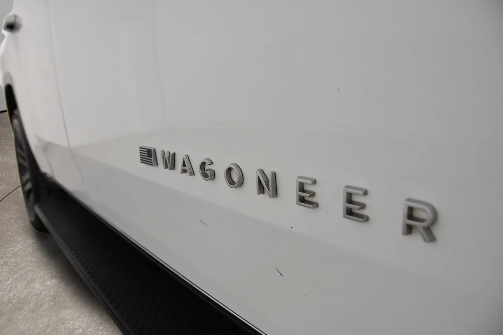 Jeep Wagoneer photo 45