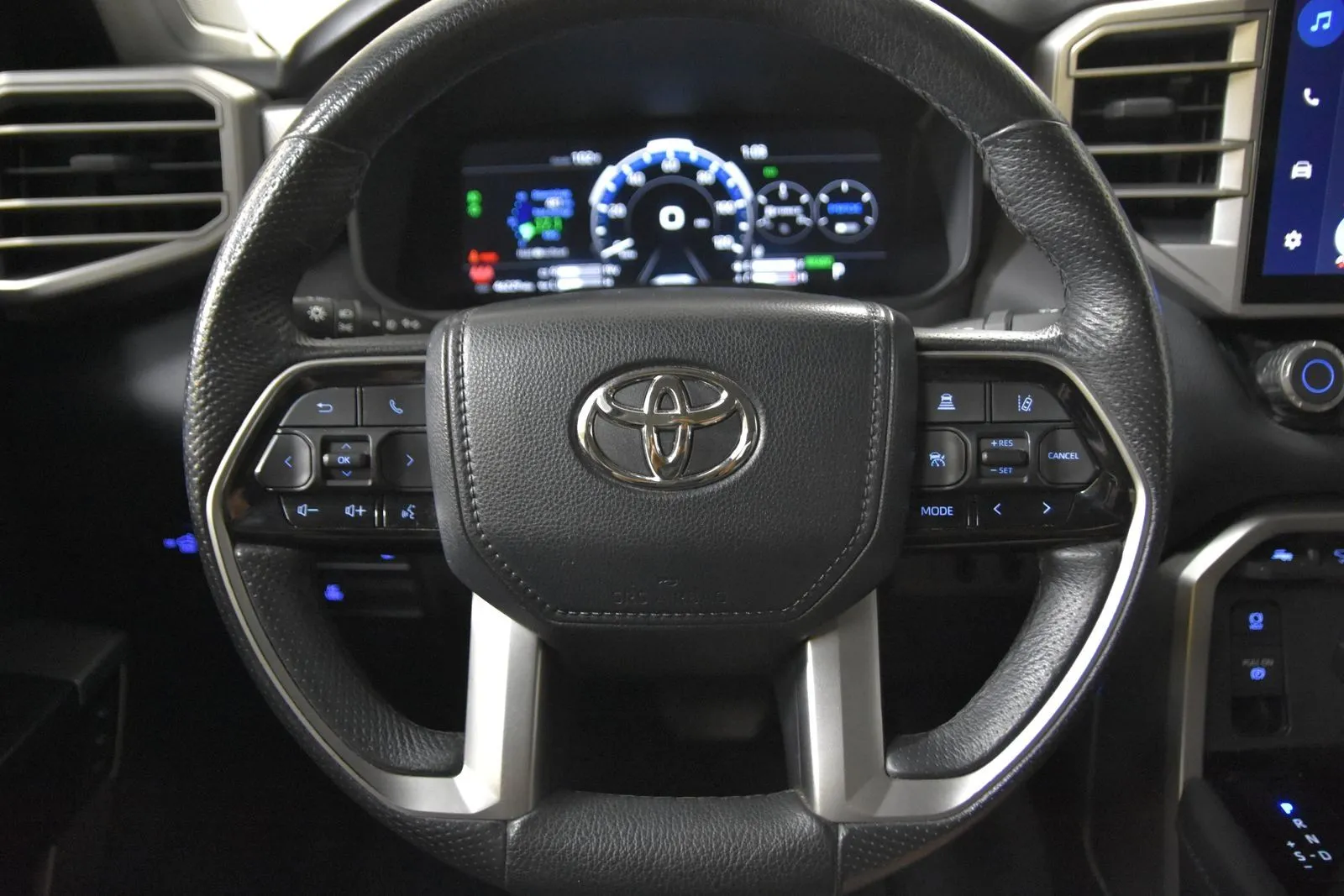 Toyota Tundra photo 12
