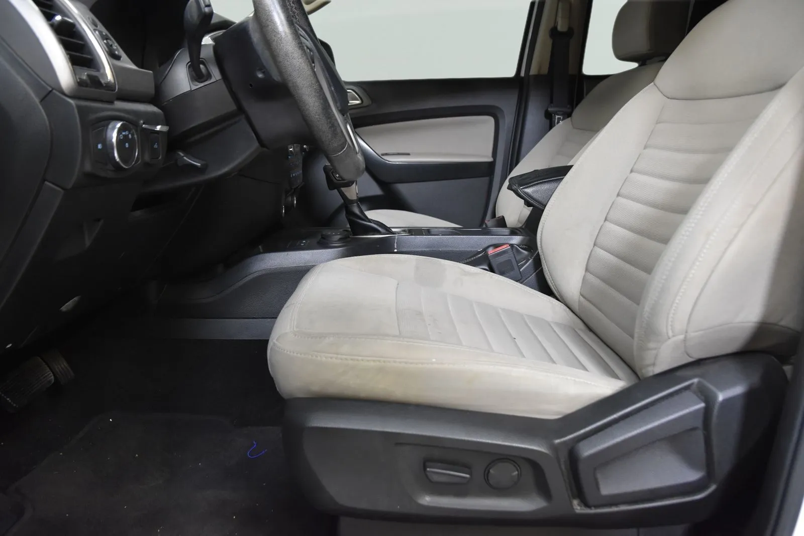 Ford Ranger photo 12
